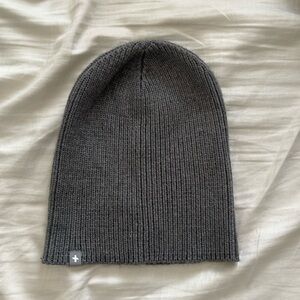 FIGS ribbed beanie in grey